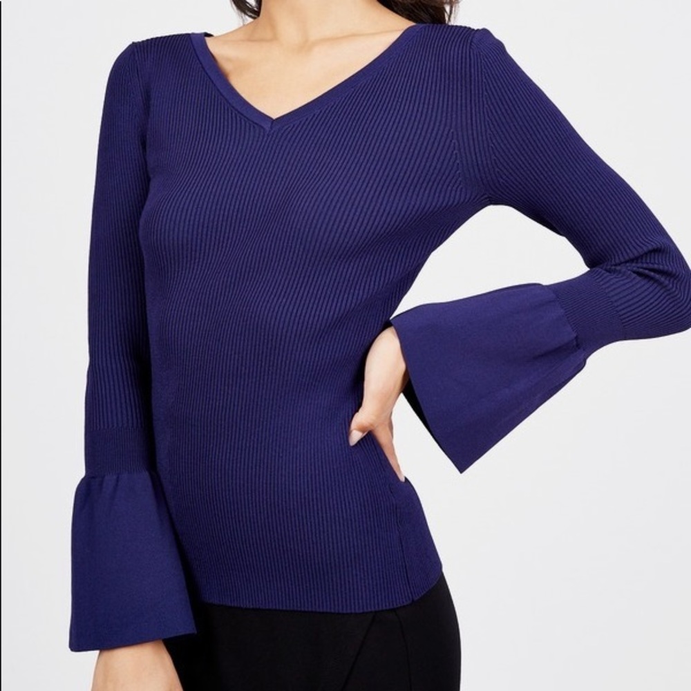 Ava Women’s Bell Sleeve Sweater Small